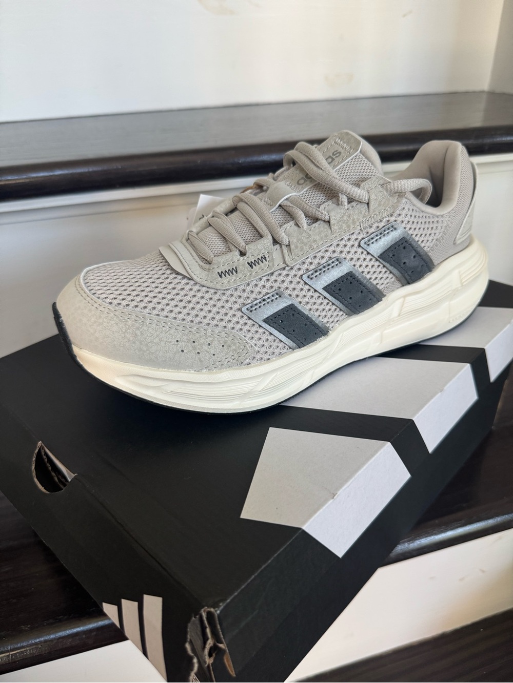 Adidas Astrastar size 6 Neutral Gray Mesh Running Sneakers